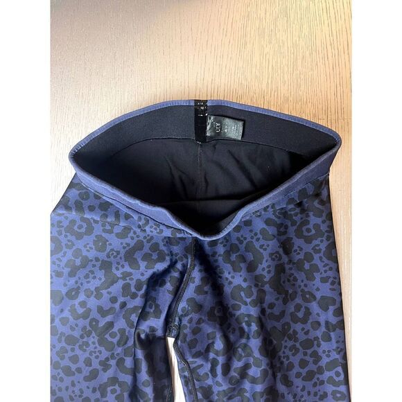 COR by ULTRACOR Capri Leggings Blue/Black Leopard Print Size Small - Picture 2 of 6